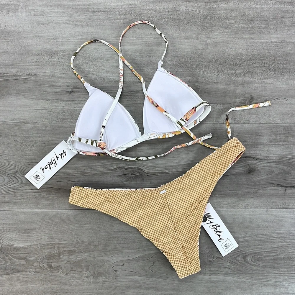 ☀️RIP CURL☀️ PLAYA BLANCA CROSS
PLAYA BLANCA SKIMPY REVERSIBLE BIKINISET - Picture 14 of 15